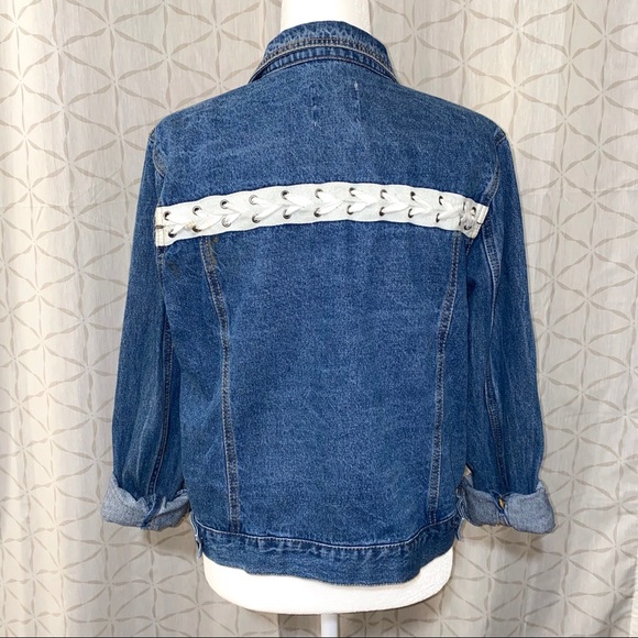 🎉HP🎉 White Laced Denim Jacket - Picture 3 of 4